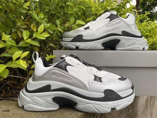 B 17FW Tripe-S High End Sneaker-209