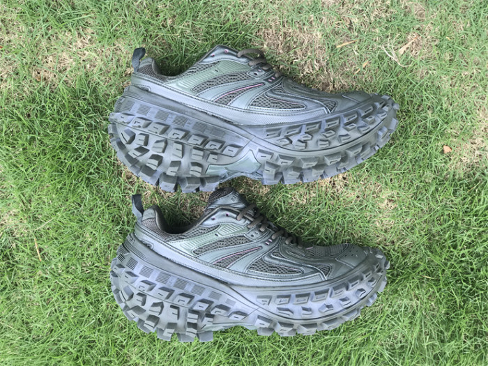 B 17FW Tripe-S High End Sneaker-311