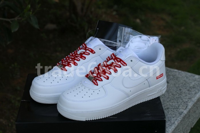 Authentic Supreme x Nike Air Force 1 Low