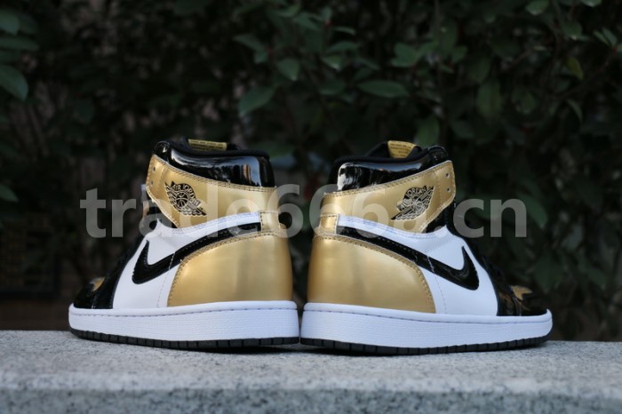 Authentic Air Jordan 1 Gold Toe