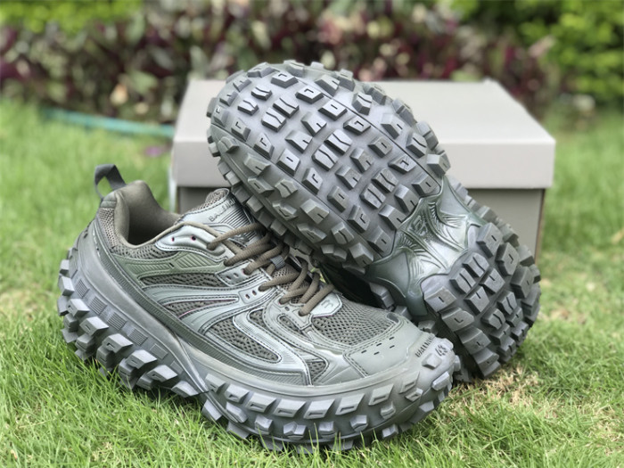 B 17FW Tripe-S High End Sneaker-311