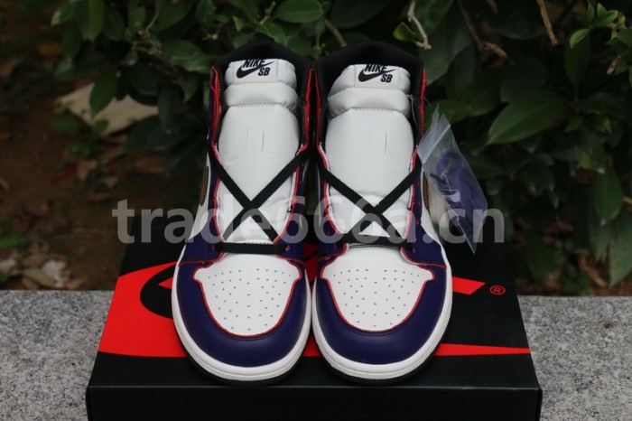 Authentic Nike SB x Air Jordan 1 Lakers