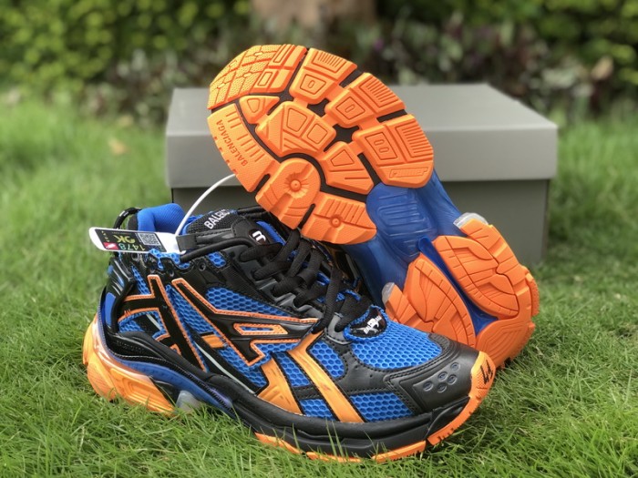 B 17FW Tripe-S High End Sneaker-327