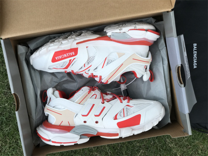 B 17FW Tripe-S High End Sneaker-331