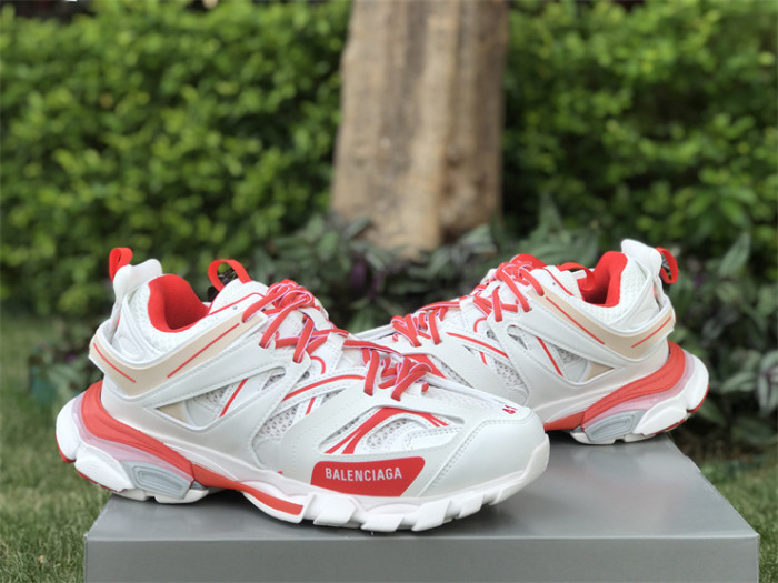 B 17FW Tripe-S High End Sneaker-331