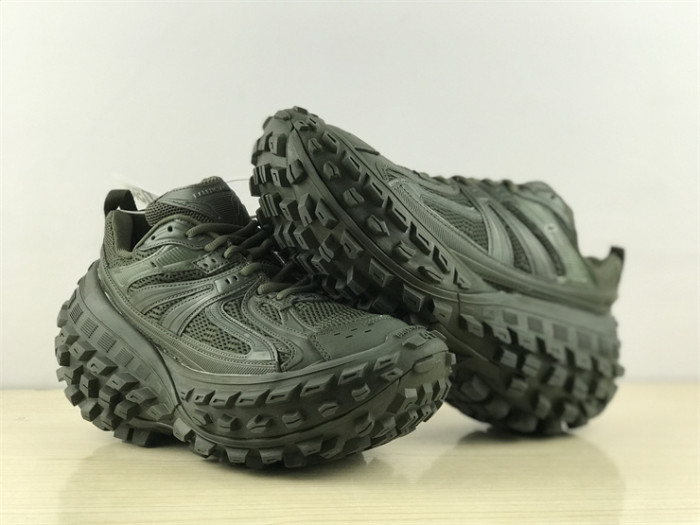 B 17FW Tripe-S High End Sneaker-350