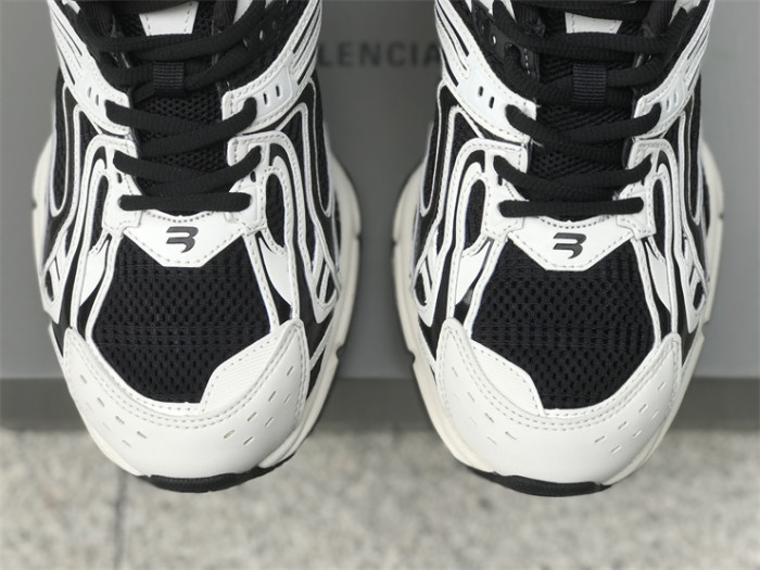 B 17FW Tripe-S High End Sneaker-343