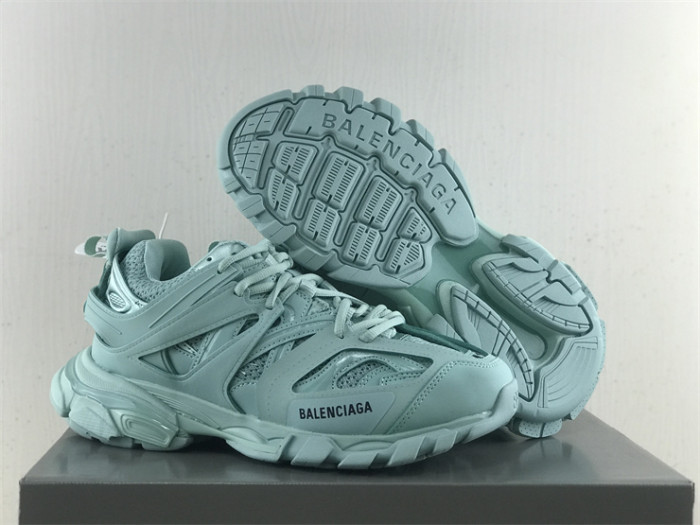 B 17FW Tripe-S High End Sneaker-335