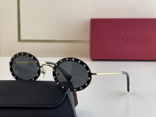 V Sunglasses AAAA-032