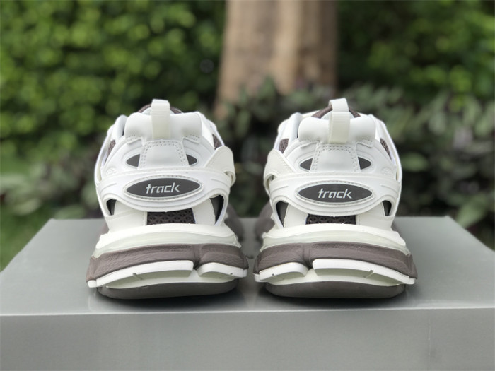 B 17FW Tripe-S High End Sneaker-338