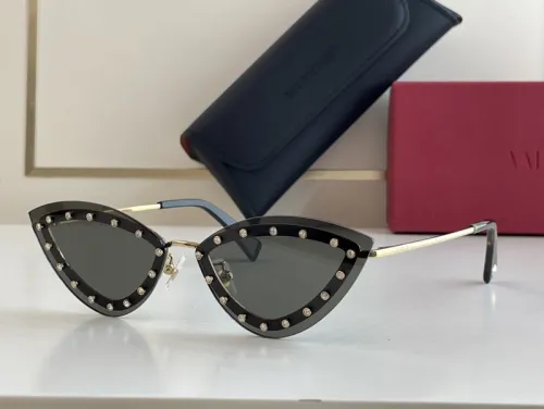 V Sunglasses AAAA-042