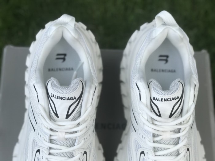 B 17FW Tripe-S High End Sneaker-328