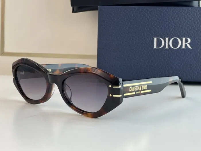 Dior Sunglasses AAAA-179