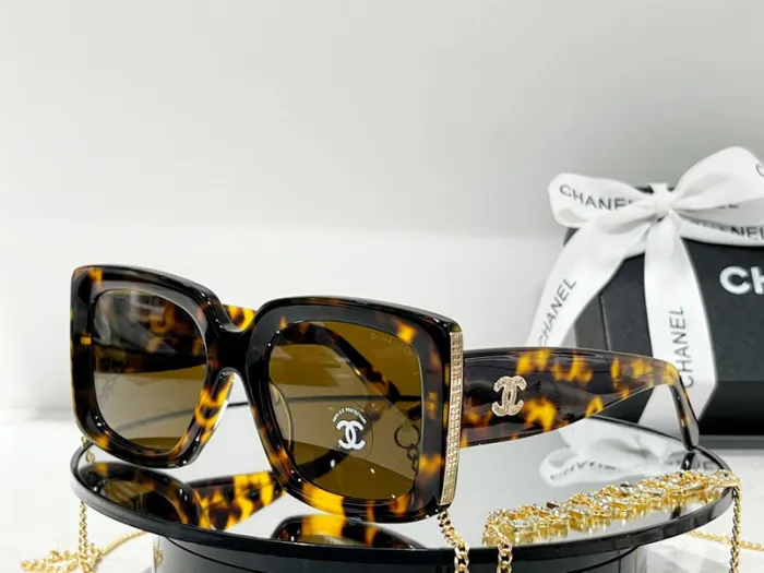 CHNL Sunglasses AAAA-1358