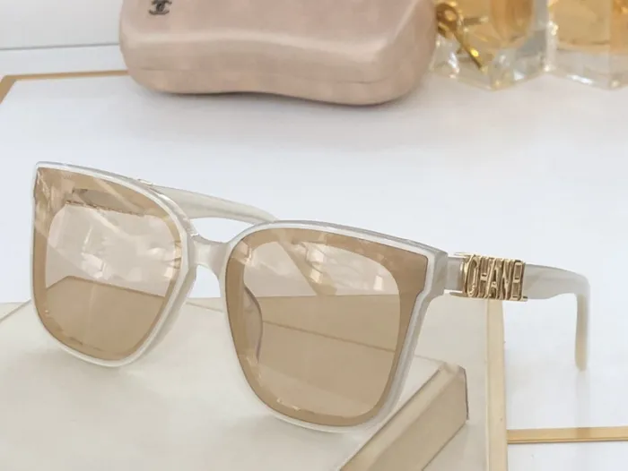 CHNL Sunglasses AAAA-548