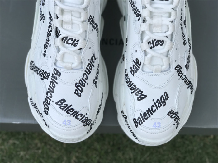 B 17FW Tripe-S High End Sneaker-330