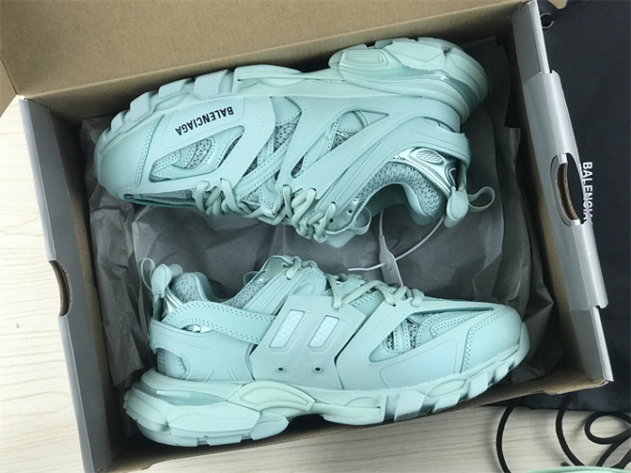 B 17FW Tripe-S High End Sneaker-335