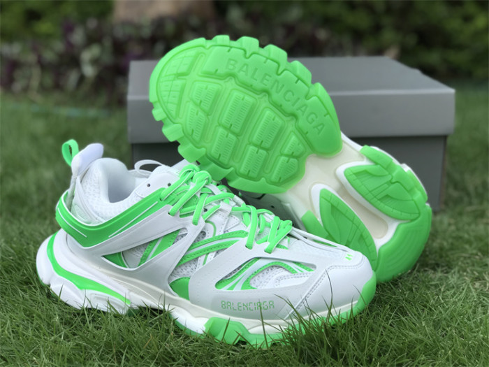 B 17FW Tripe-S High End Sneaker-319