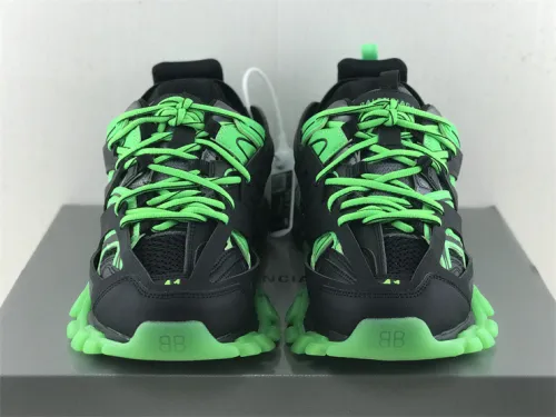 B 17FW Tripe-S High End Sneaker-321