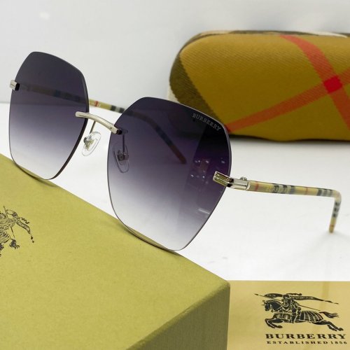 Burberry Sunglasses AAAA-825