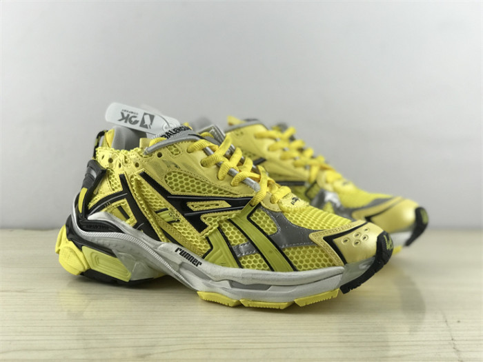 B 17FW Tripe-S High End Sneaker-351