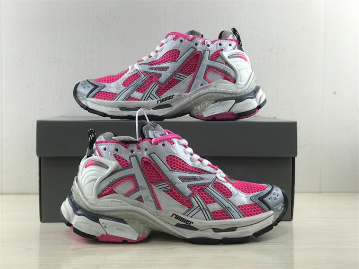 B 17FW Tripe-S High End Sneaker-332