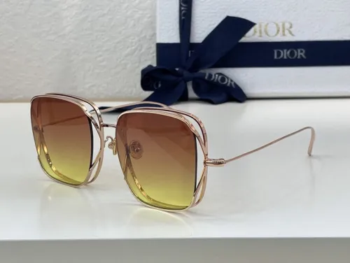 Dior Sunglasses AAAA-935