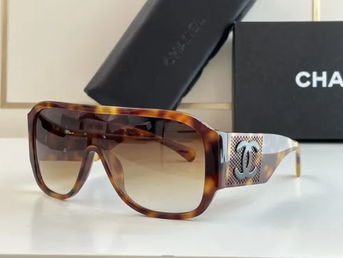 CHNL Sunglasses AAAA-746