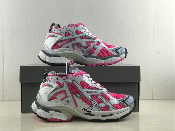 B 17FW Tripe-S High End Sneaker-332