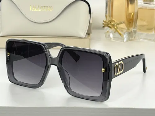 V Sunglasses AAAA-020