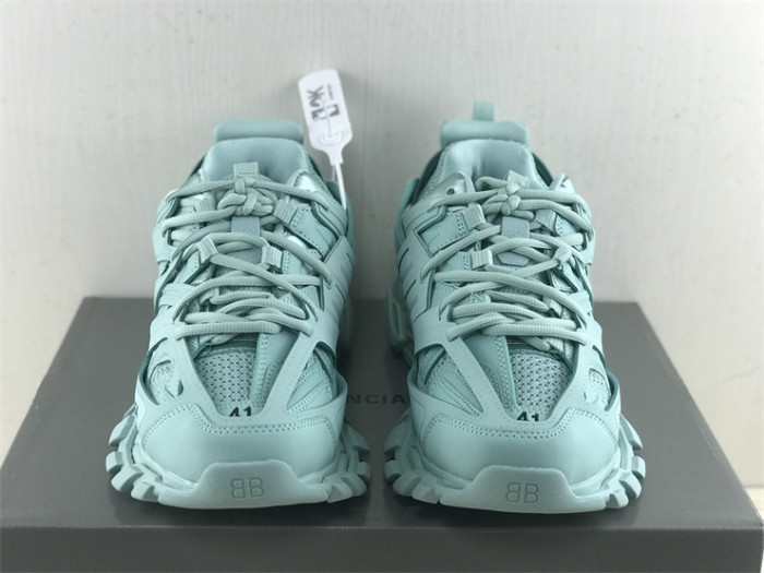 B 17FW Tripe-S High End Sneaker-335