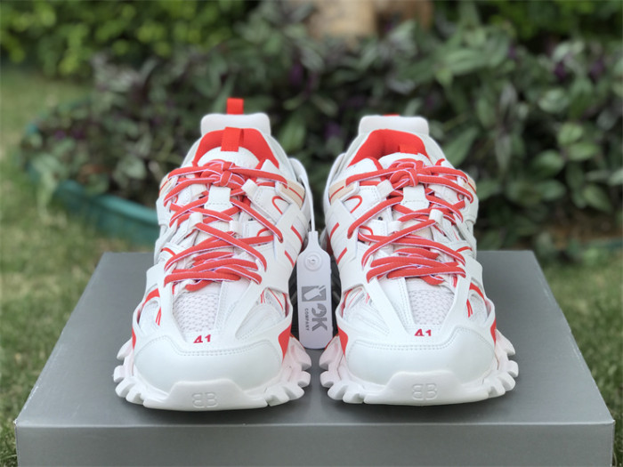 B 17FW Tripe-S High End Sneaker-331