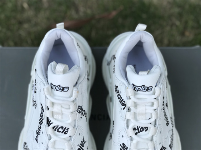 B 17FW Tripe-S High End Sneaker-330