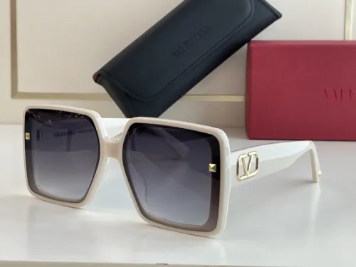V Sunglasses AAAA-027