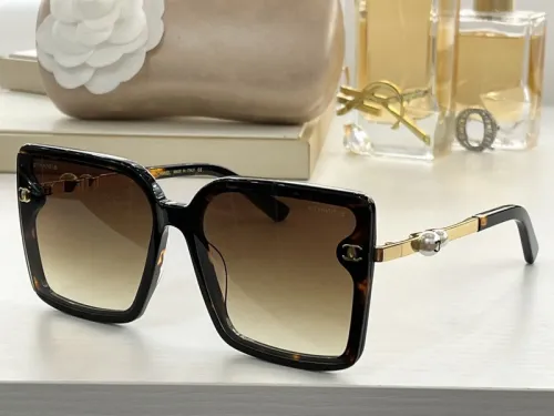 CHNL Sunglasses AAAA-698