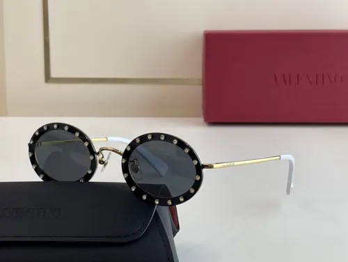 V Sunglasses AAAA-033