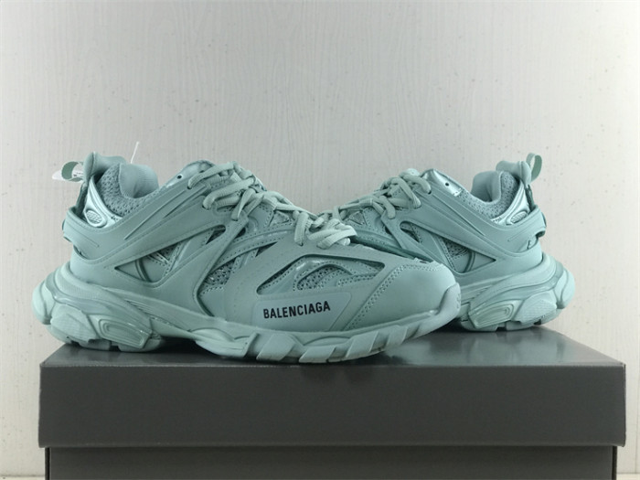 B 17FW Tripe-S High End Sneaker-335