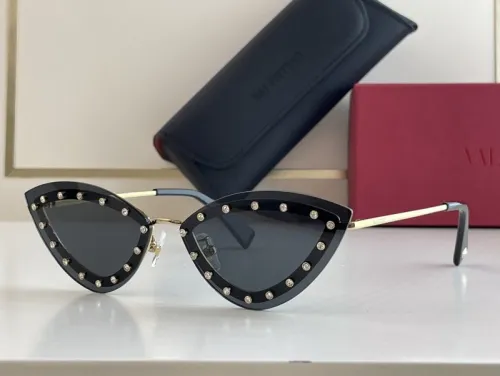 V Sunglasses AAAA-041