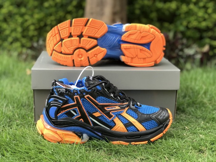 B 17FW Tripe-S High End Sneaker-327