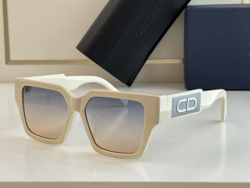 Dior Sunglasses AAAA-944