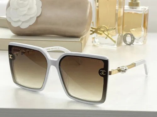 CHNL Sunglasses AAAA-694