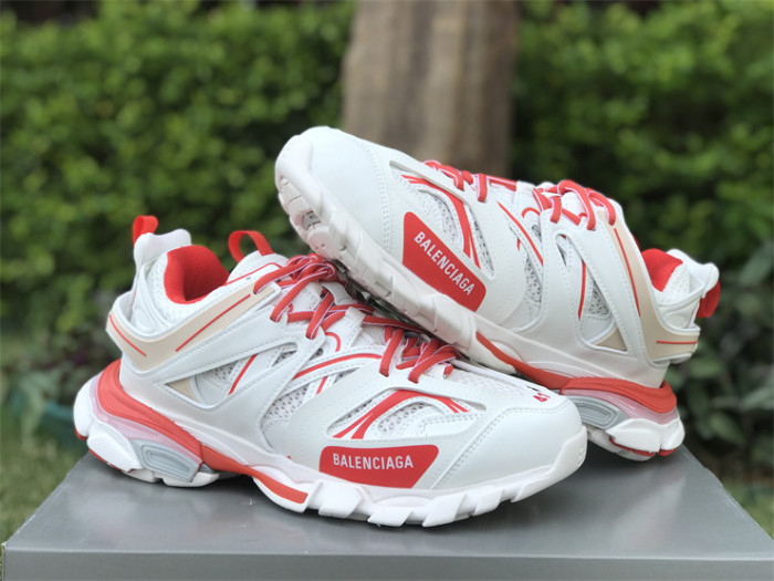 B 17FW Tripe-S High End Sneaker-331