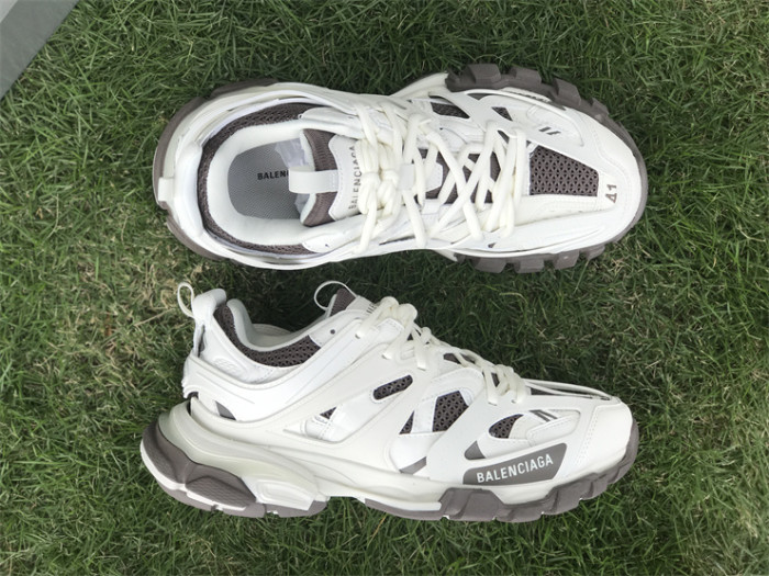 B 17FW Tripe-S High End Sneaker-338