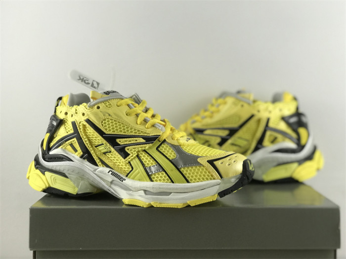 B 17FW Tripe-S High End Sneaker-351