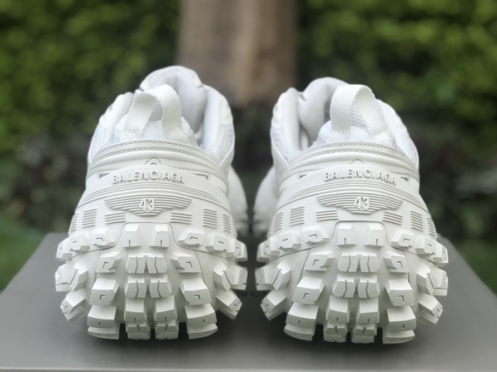 B 17FW Tripe-S High End Sneaker-328