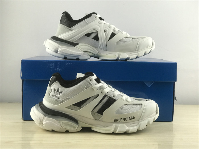 B 17FW Tripe-S High End Sneaker-404