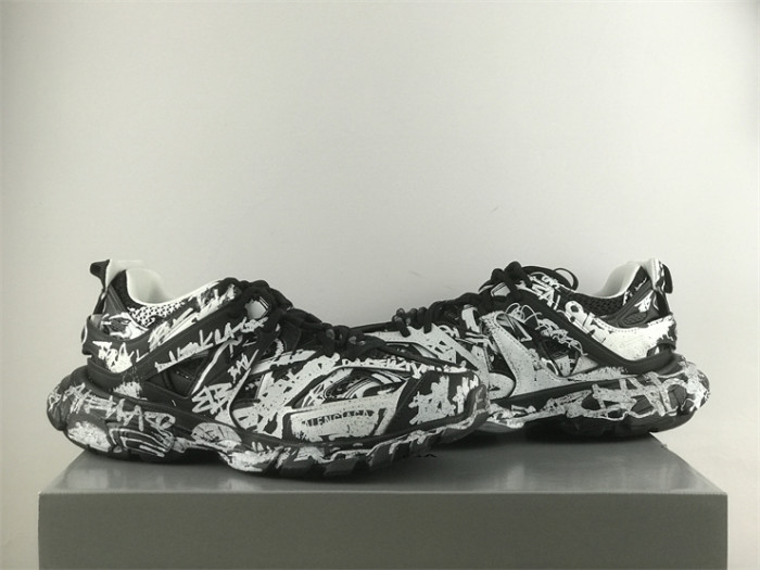 B 17FW Tripe-S High End Sneaker-405