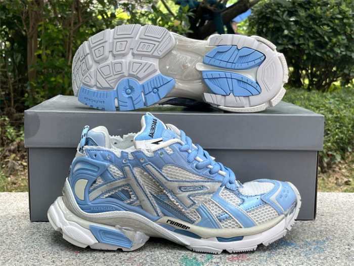 B 17FW Tripe-S High End Sneaker-414