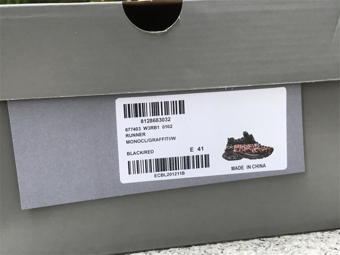 B 17FW Tripe-S High End Sneaker-363