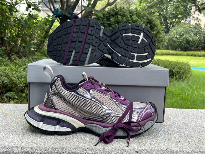 B 17FW Tripe-S High End Sneaker-422